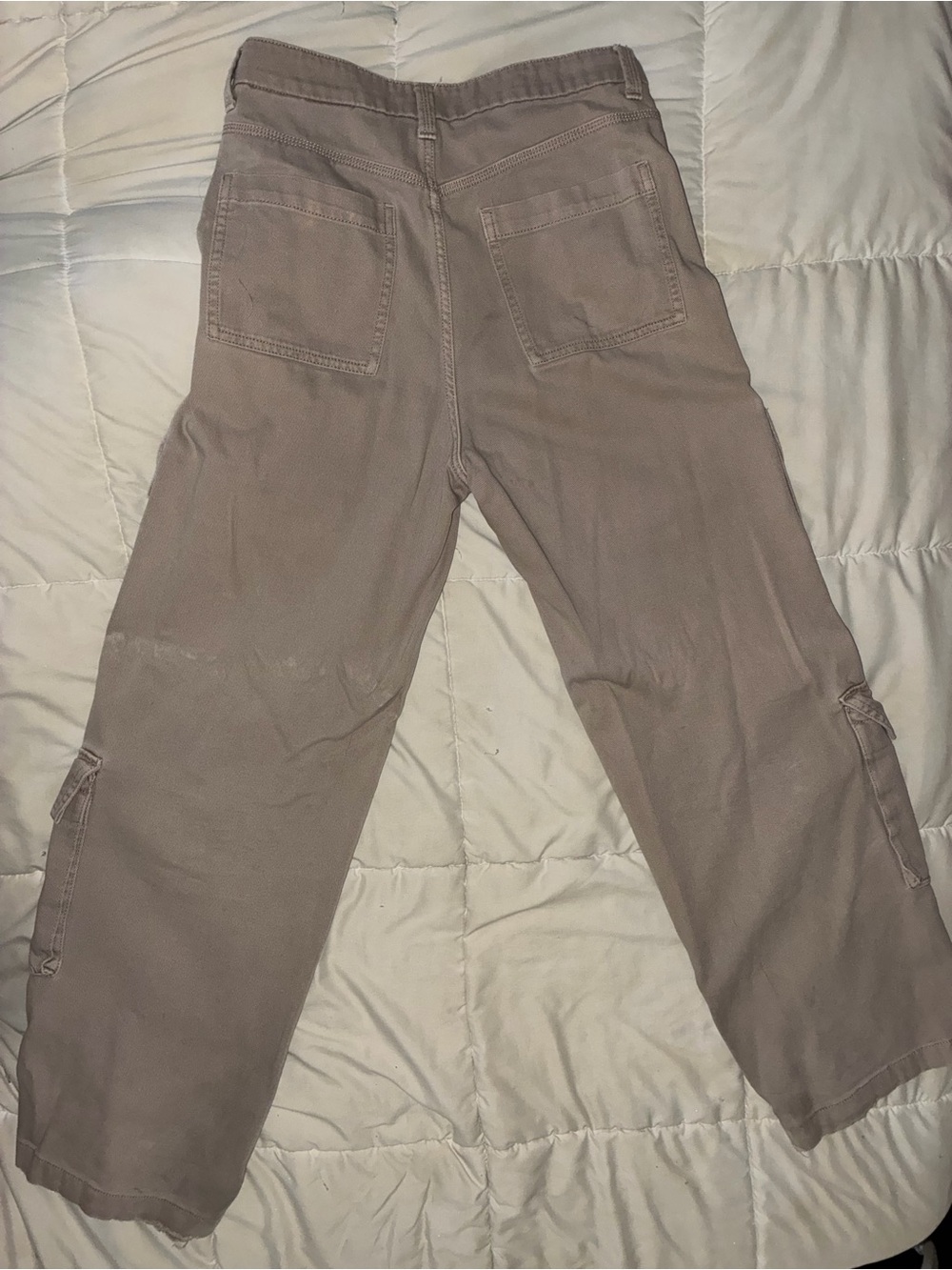 H&M High Rise Cargo Pants with Multiple Pockets - Picture 2 of 3